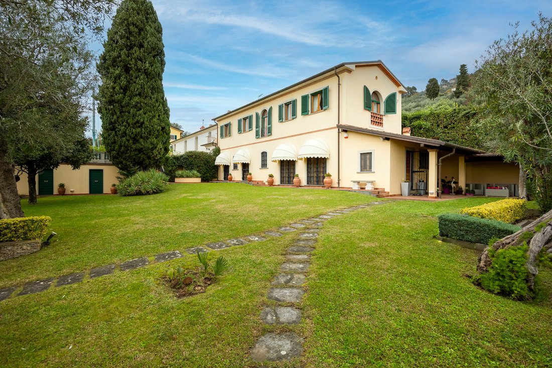 Villa in Pietrasanta, Tuscany, Italy 2 - 17851208