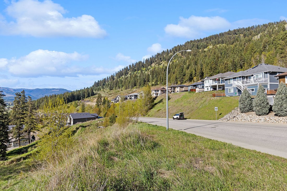 Land in Lumby, British Columbia, Canada 4 - 17851226