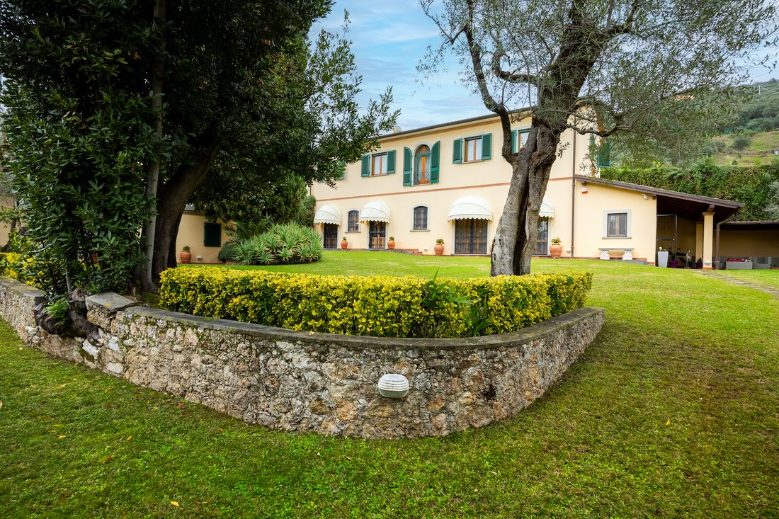 Villa in Pietrasanta, Tuscany, Italy 3 - 17851208
