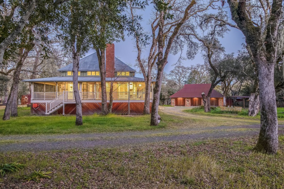 Glen Ellen, California, United States 2 - 17851249