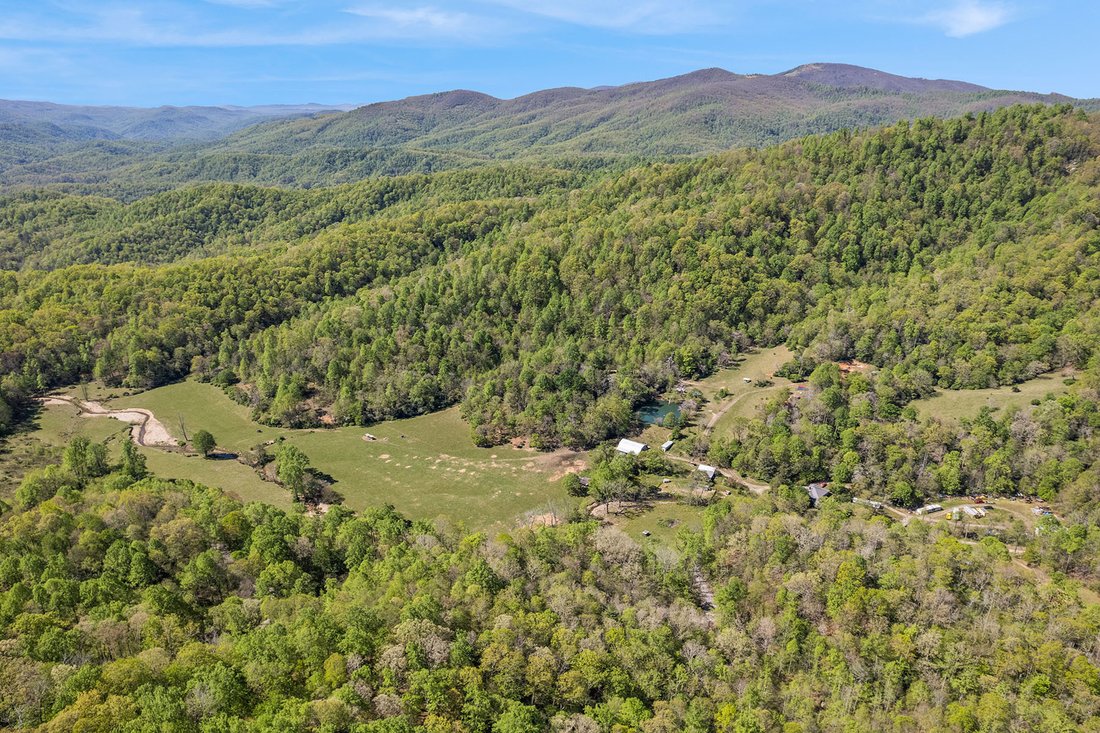 Land in Black Mountain, North Carolina, United States 2 - 17851169