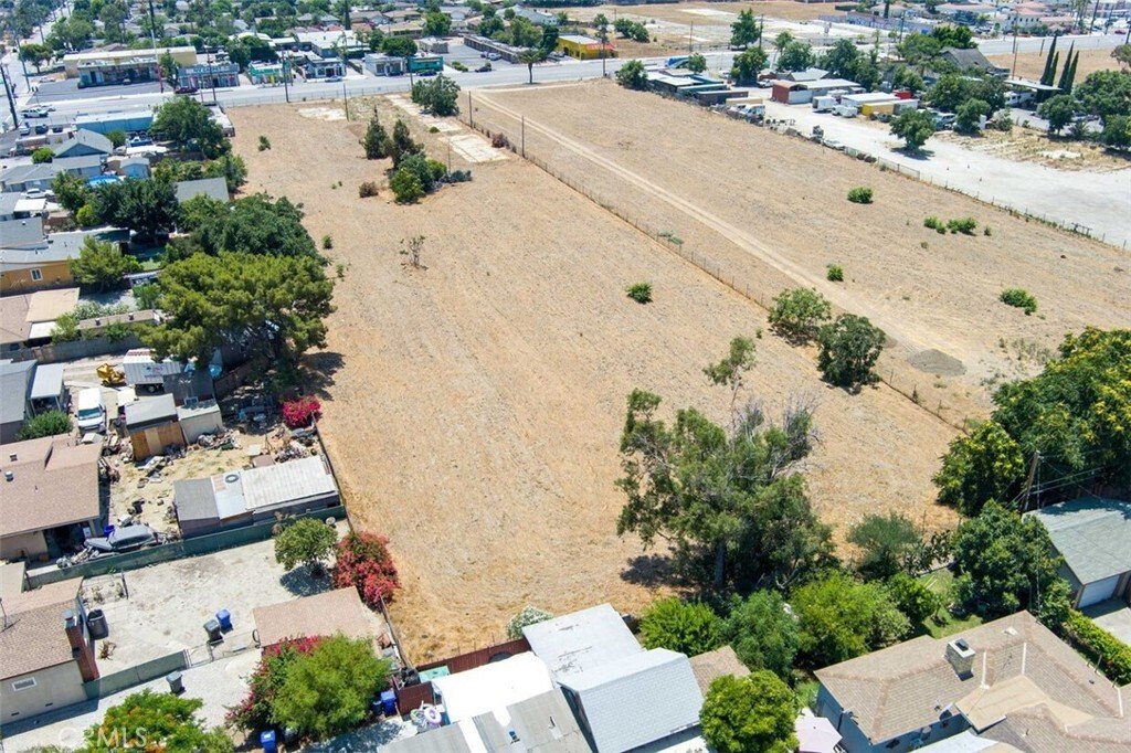 Land in Fontana, California, United States 2 - 17850703