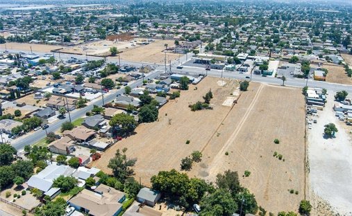 Land in Fontana, Kalifornien, Vereinigte Staaten 1