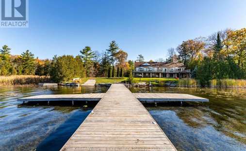 House in Port Severn, Ontario, Canada 1