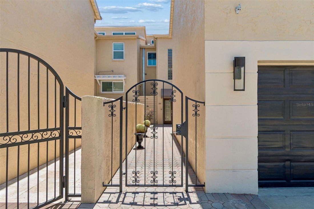 Townhouse in St. Petersburg, Florida, United States 3 - 17850672