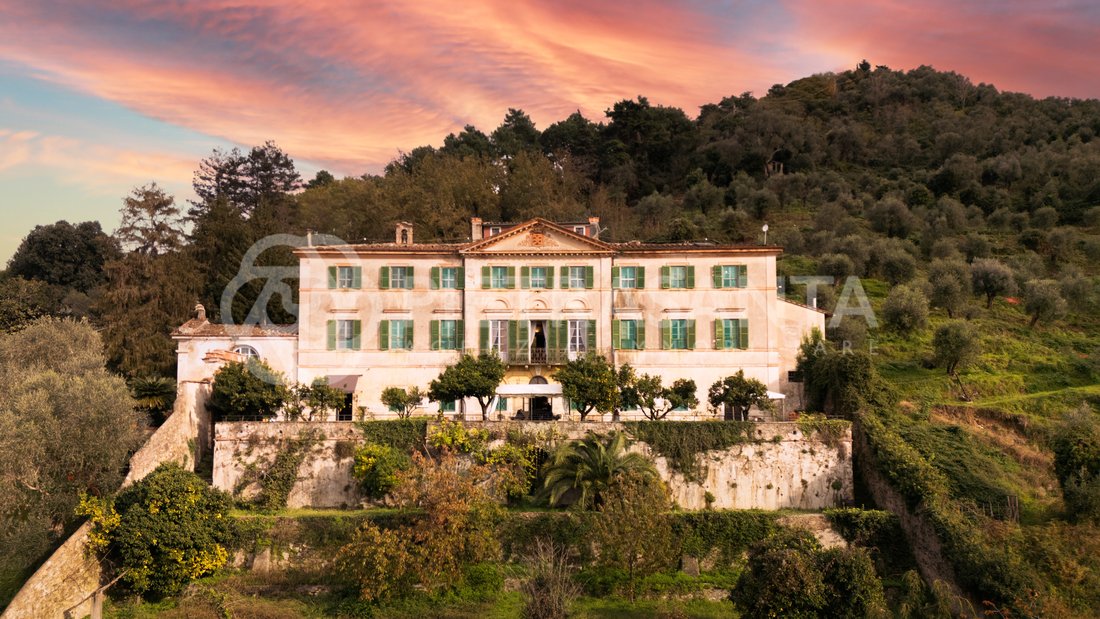 Villa in Camaiore, Tuscany, Italy 1 - 17851261