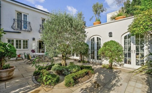 House in Castelnau, Richmond Upon Thames, England 1