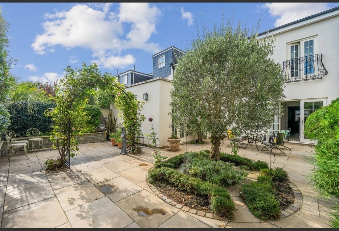House in Castelnau, Richmond Upon Thames, England 2 - 17851271