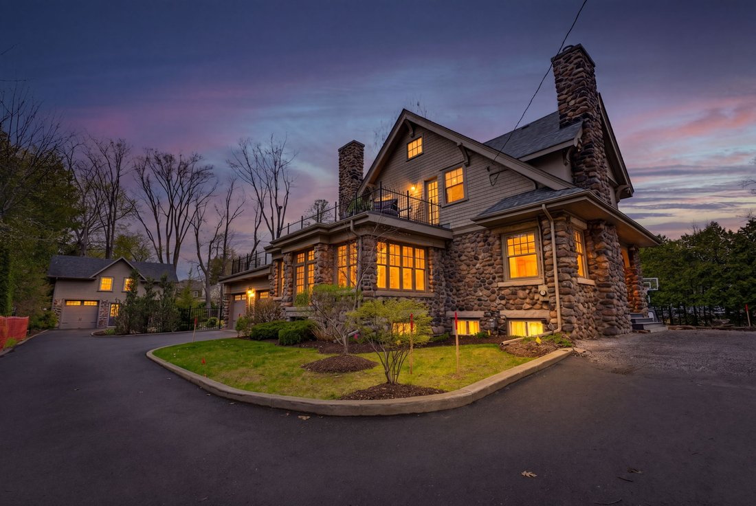 House in Burlington, Ontario, Canada 3 - 17853068