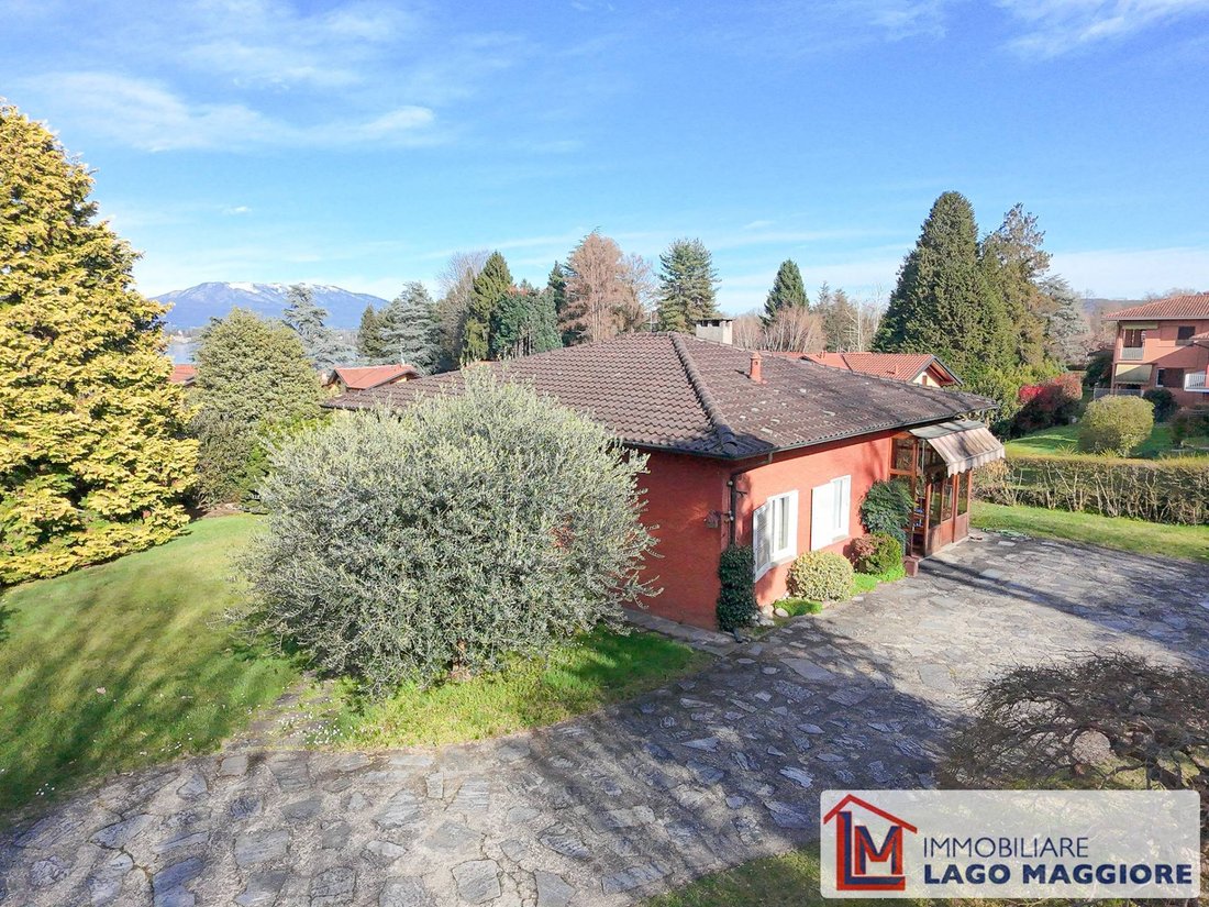 Villa in Ranco, Lombardy, Lombardy, Italy 3 - 17857107