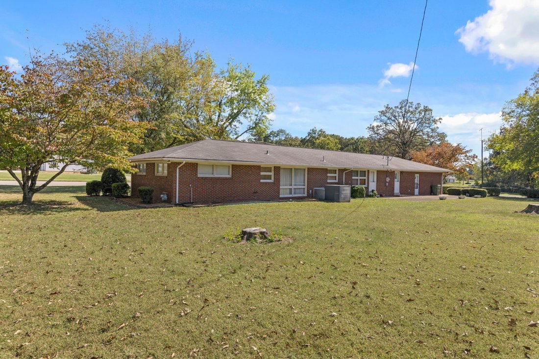 House in Lawrenceburg, Tennessee, United States 4 - 17855685