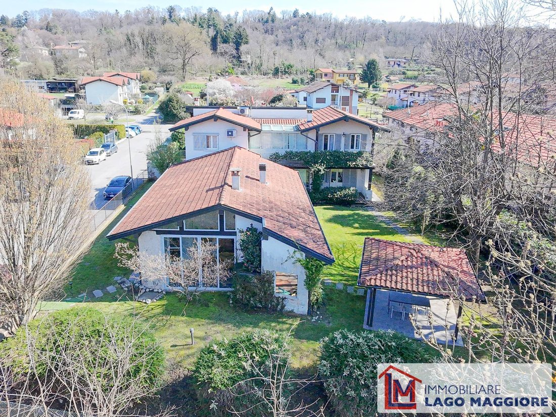 Villa in Travedona Monate, Lombardy, Italy 2 - 17857109