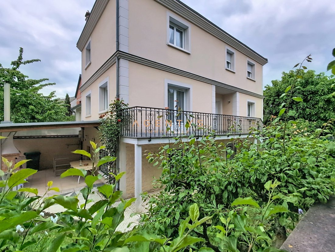 House in Adamville, Saint-Maur-des-Fossés, France 1 - 17857284