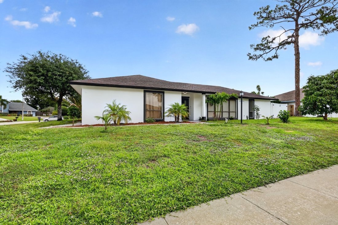 House in West Palm Beach, Florida, United States 3 - 17855429