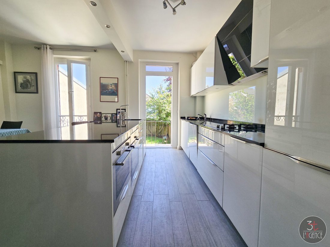 House in Fontenay-sous-Bois, Ile-de-France, France 4 - 17857185