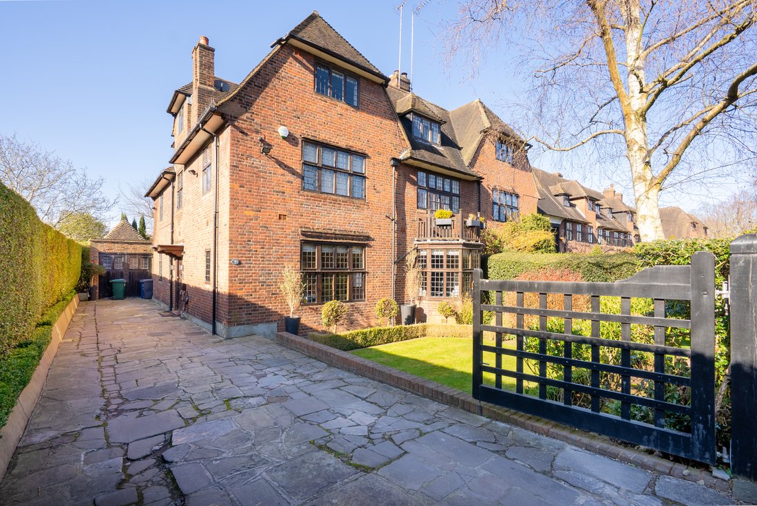House in Temple Fortune, Barnet, England 2 - 16772421