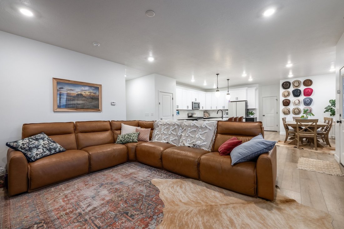 House in Eagle Mountain, Utah, United States 3 - 17855985