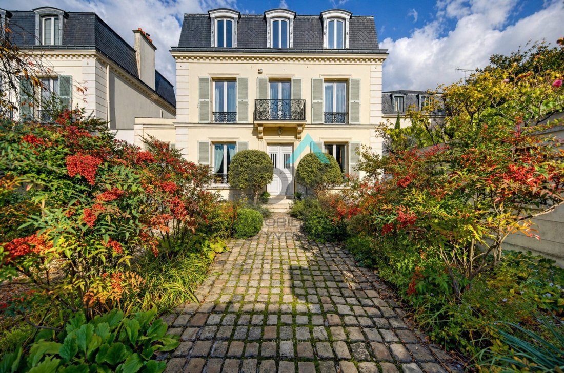 House in Forêt, Saint-Germain-en-Laye, France 1 - 17856200