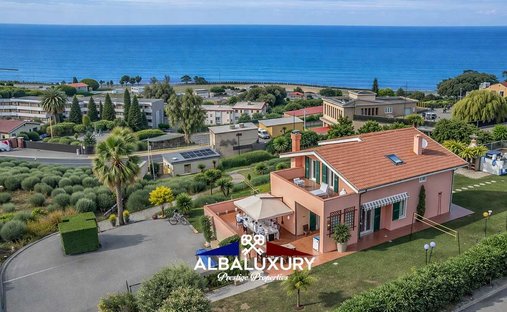 Villa a Centro - Marina, Sanremo, Liguria 1