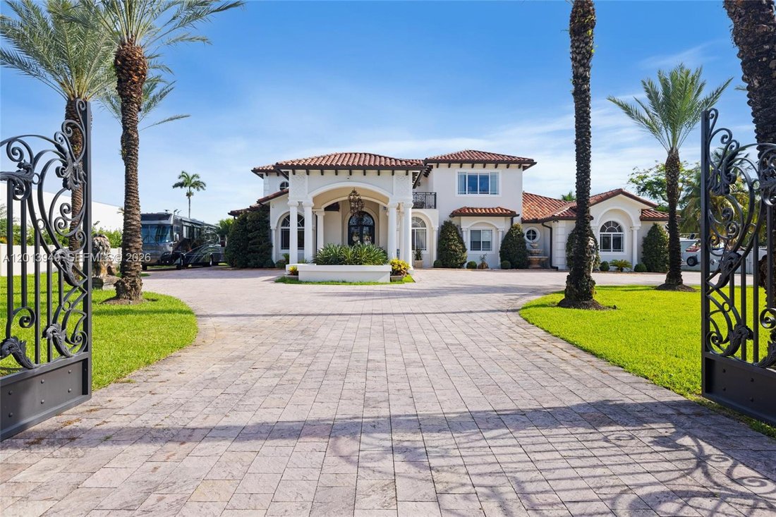 House in Miami Lakes, Florida, United States 3 - 17855199