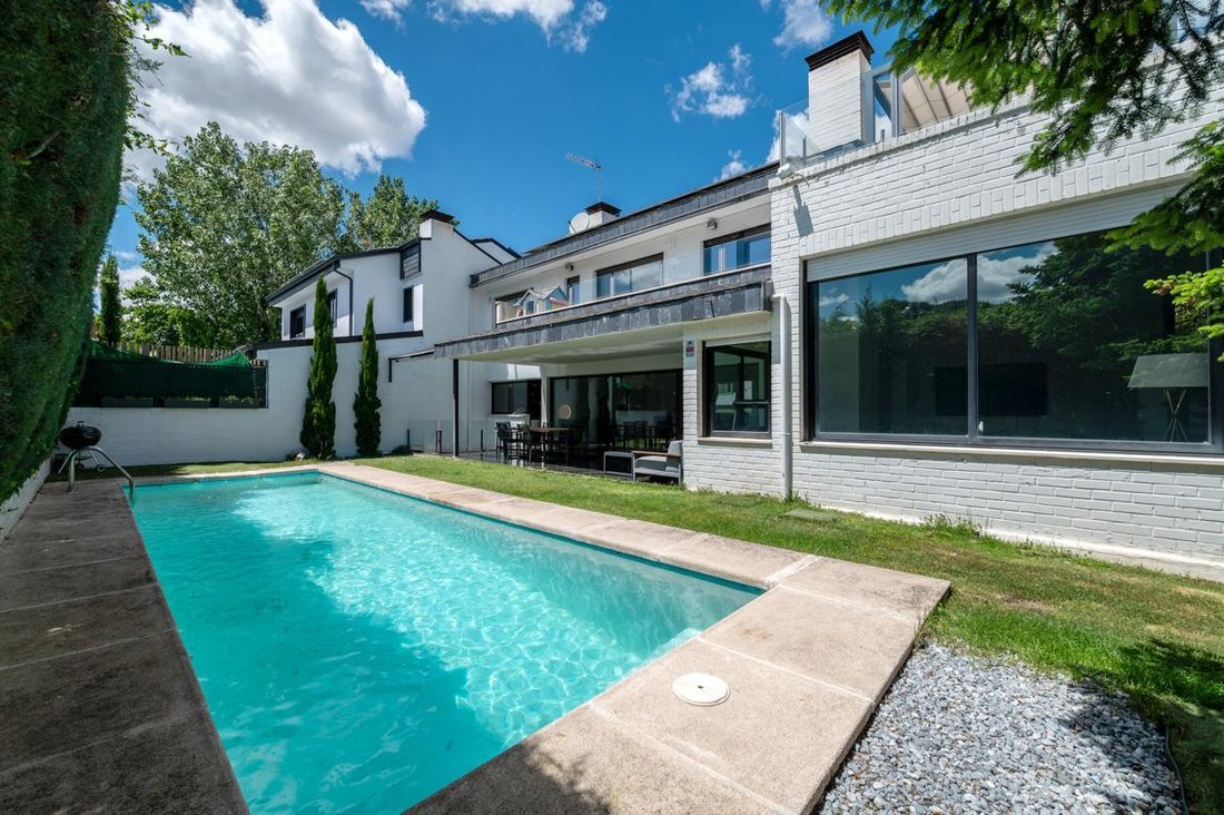 Villa in La Moraleja, Alcobendas, Comunidad de Madrid 1 - 17852976