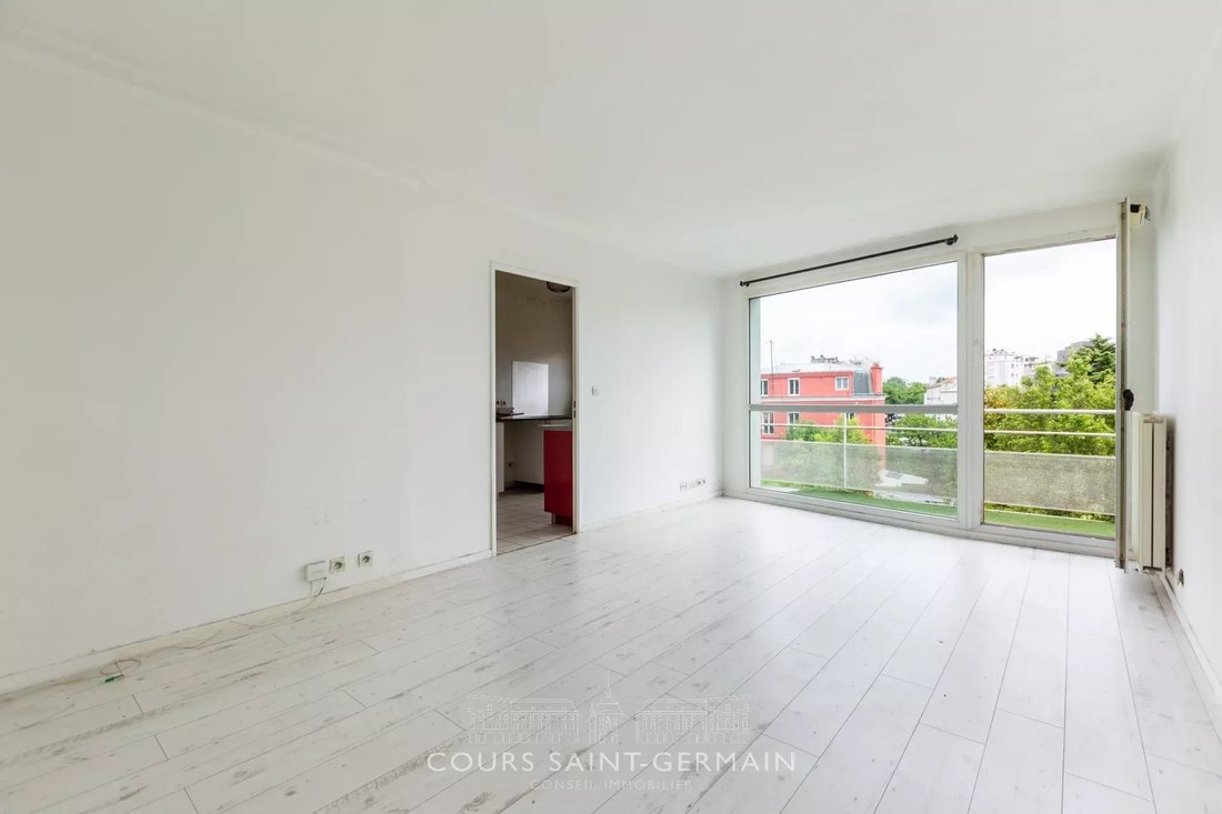 Apartment in Arrondissement of Bobigny, Ile-de-France, France 4 - 17853047