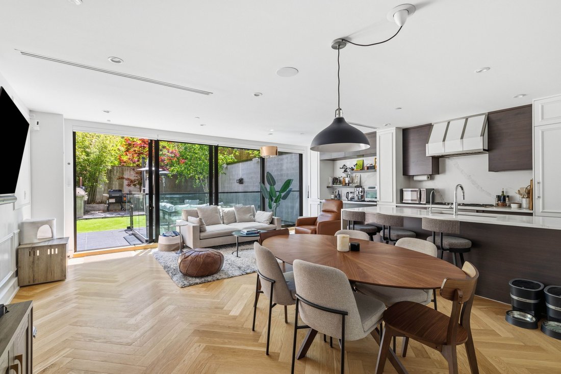 Condo in New York, New York, United States 1 - 17857054