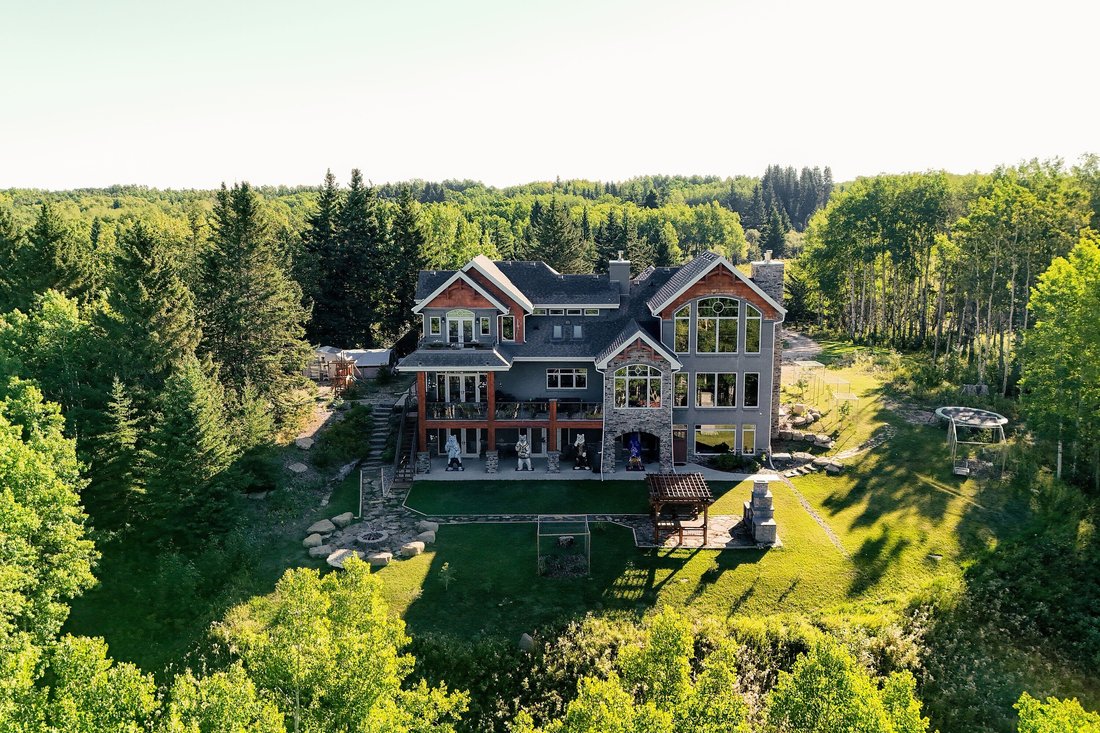 House in Bottrel, Alberta, Canada 2 - 17852702