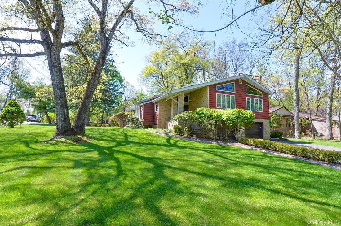 House in Airmont, New York, United States 2 - 17854937