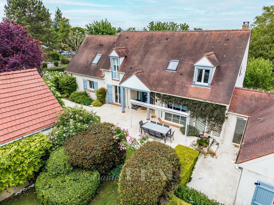 House in Mareil-Marly, Ile-de-France, France 1 - 17856252