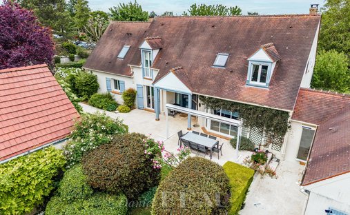 House in Mareil-Marly, Ile-de-France, France 1
