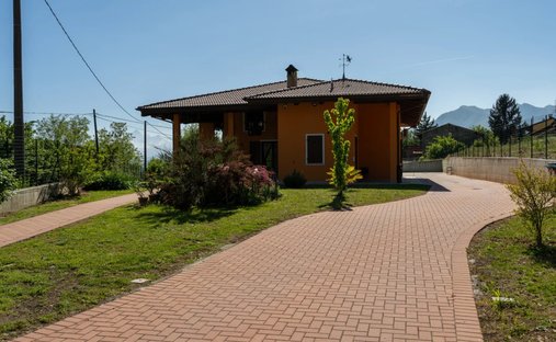 Villa in Piossasco, Piedmont, Italy 1