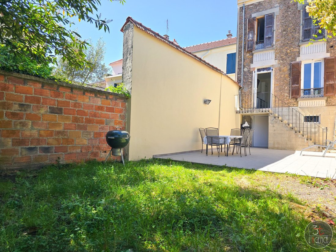 House in Fontenay-sous-Bois, Ile-de-France, France 1 - 17857185
