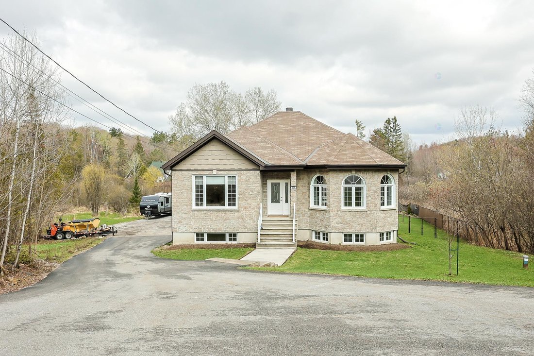 House in Cantley, Quebec, Canada 1 - 17278646