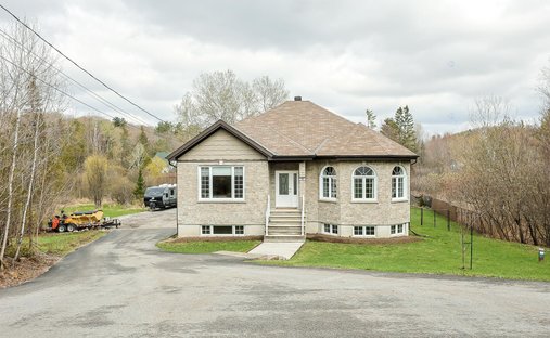 House in Cantley, Quebec, Canada 1