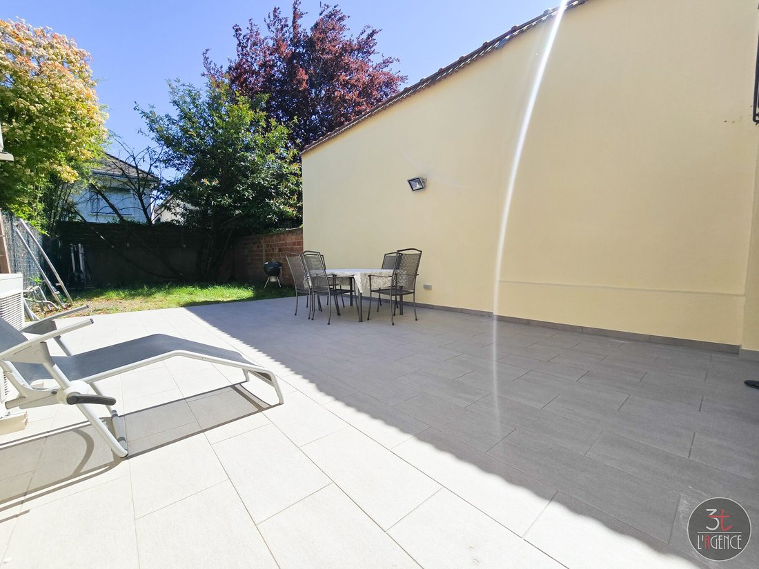 House in Fontenay-sous-Bois, Ile-de-France, France 2 - 17857185
