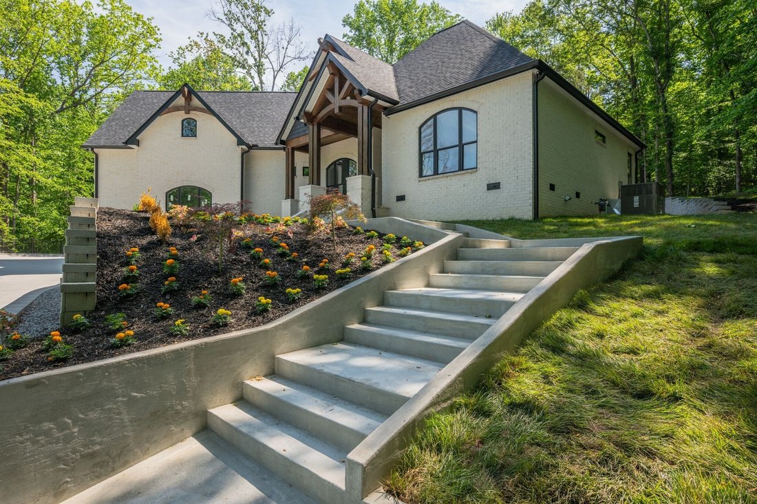 House in Dickson, Tennessee, United States 3 - 17802073