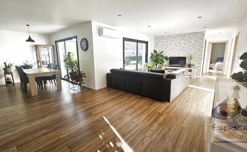 House in Aigrefeuille-d'Aunis, Nouvelle-Aquitaine, France 1