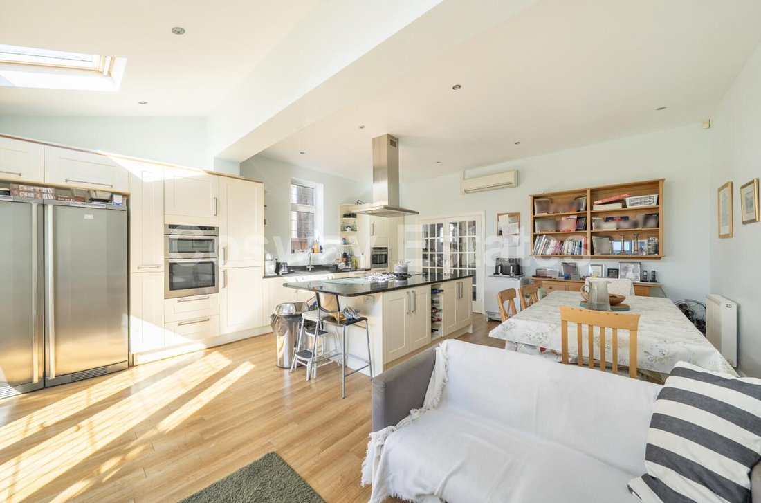 House in Mill Hill, Barnet, England 5 - 17854422