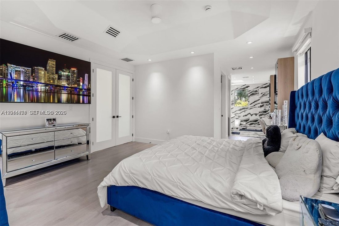 House in Miami, Florida, United States 5 - 17855208