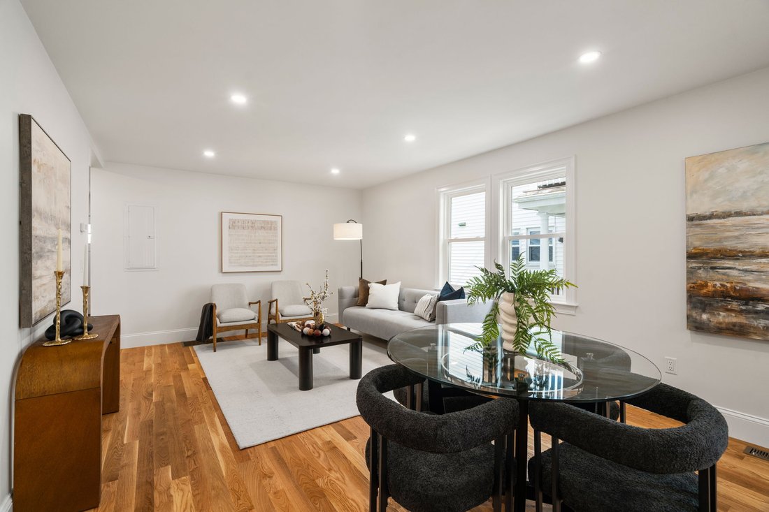 Condo in Medford, Massachusetts, United States 4 - 17857305