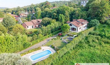 Villa en Ranco, Lombardía, Italia 2