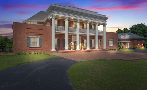 House in Arlington, Texas, United States 1