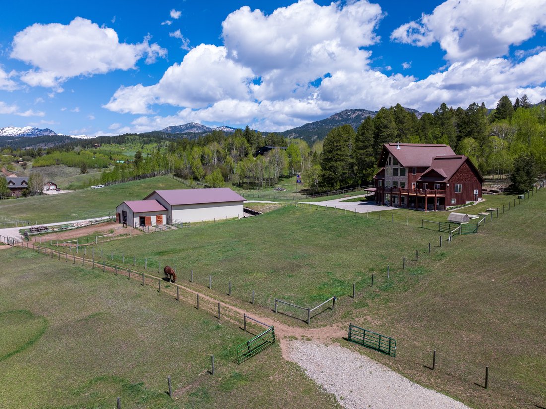 House in Alpine, Wyoming, United States 3 - 17851082