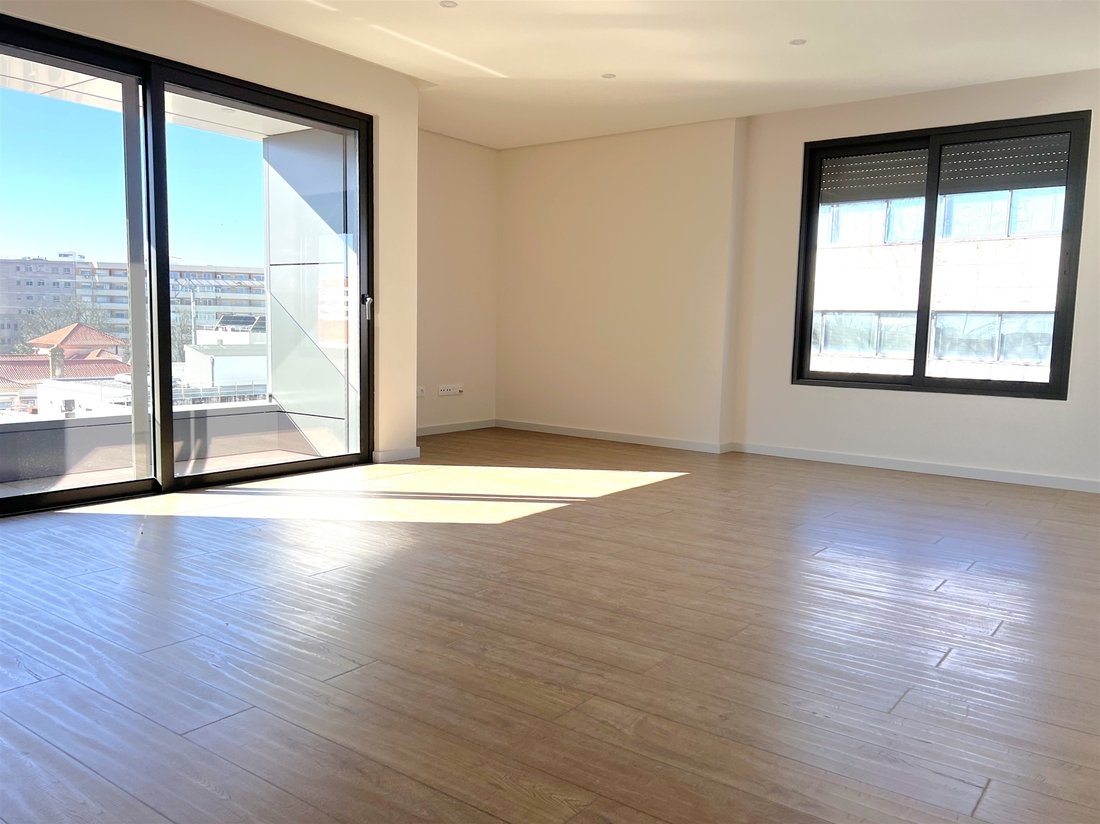 Apartment in Cedofeita, Santo Ildefonso, Se, Miragaia, Sao Nicolau e Vitoria, Porto District, Portugal 1 - 17856292