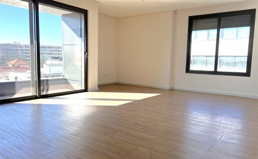 Apartment in Cedofeita, Santo Ildefonso, Se, Miragaia, Sao Nicolau e Vitoria, Porto District, Portugal 1