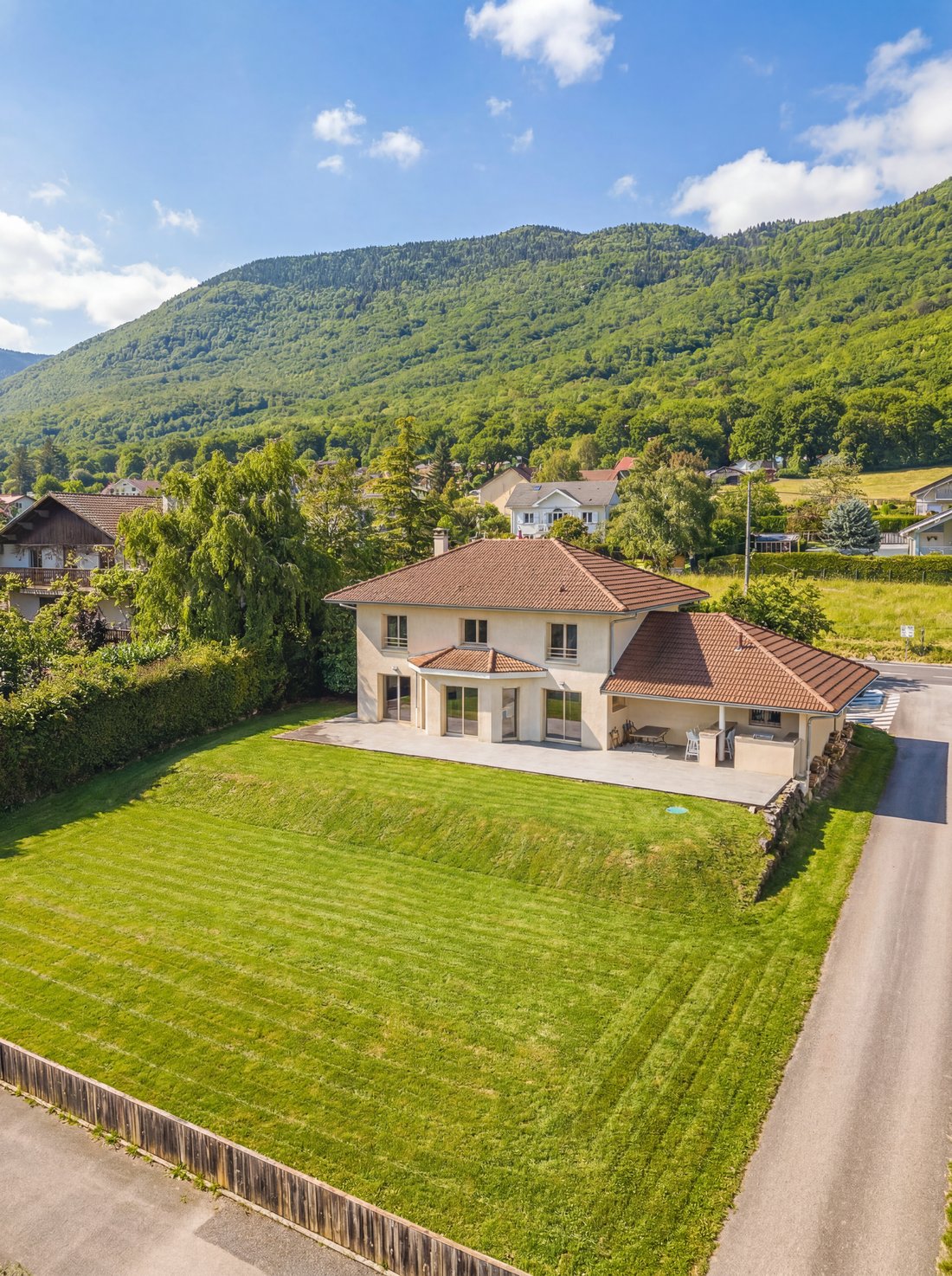 House in Divonne-les-Bains, Auvergne-Rhône-Alpes, France 2 - 16960016