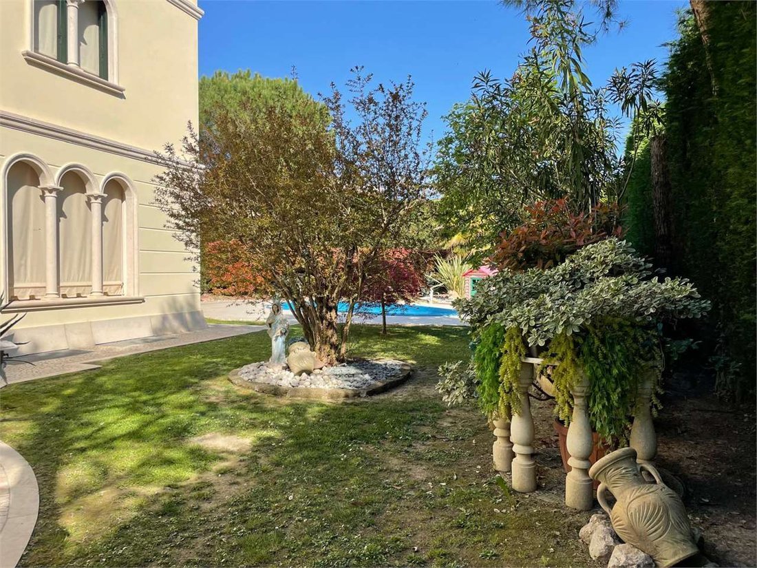 Villa in Chiarano, Veneto, Italy 2 - 17854461
