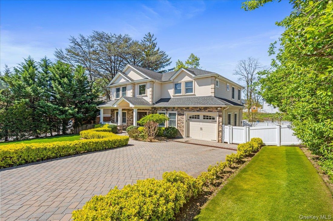 House in Albertson, New York, United States 2 - 17852098