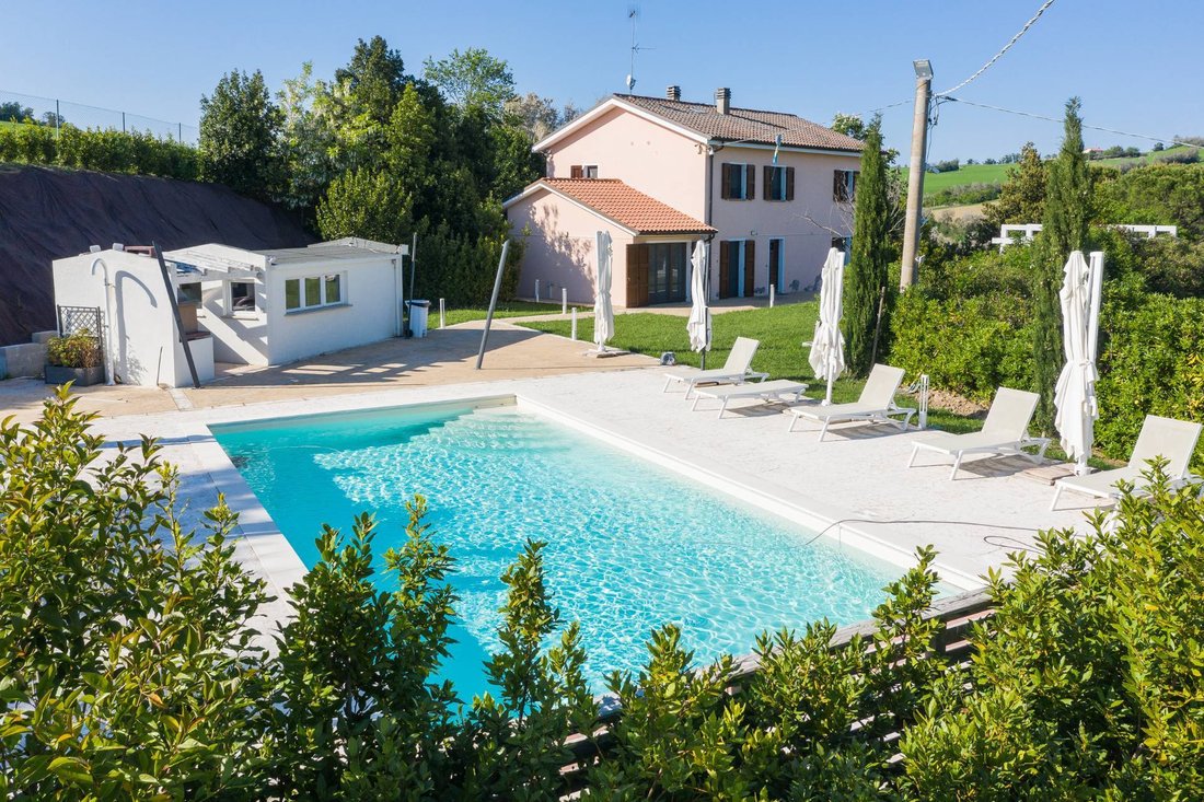 Villa in Cartoceto, Marche, Italy 3 - 17857082